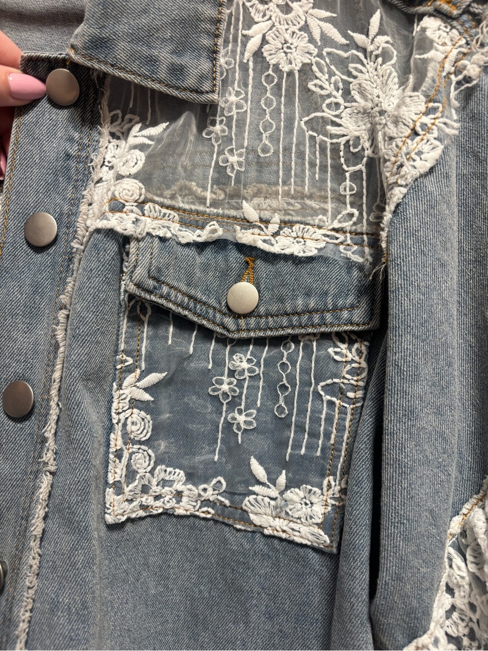 POL Lace Detail Denim Jacket Size Small NWOT Boho Frayed Snap Front - Picture 4 of 7